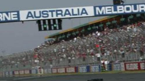 Kimi Raikkönen na mclarenu na okruhu při kvalifikaci na Velkou cenu Austrálie.