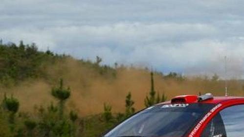 Finský pilot Rovanperä s Peugeotem 206 na trati Australské rallye.