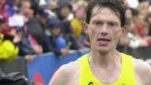 Nejrychlejší český běžec na maratonské trati Róbert Štefko doběhl třetí.