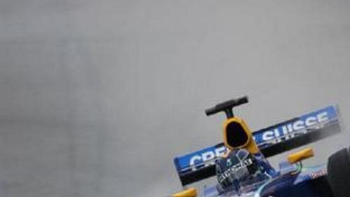 Heinz-Harald Frentzen s vozem Sauber na trati v Indianapolis.