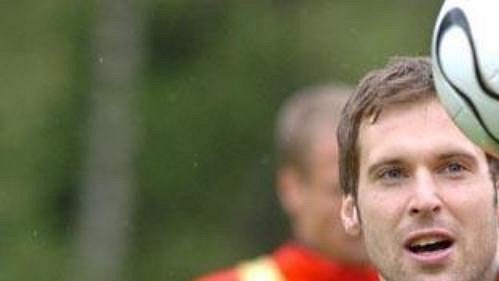 Petr Čech při tréninku české fotbalové reprezentace v Seefeldu.