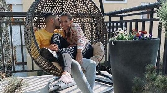 Romantika na terase - Dávid Hancko a Kristýna Plíšková.