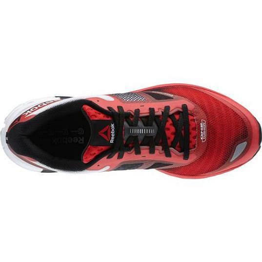 Reebok One Cushion - zpracování přední části boty uspokojí i běžce s širším chodidlem.