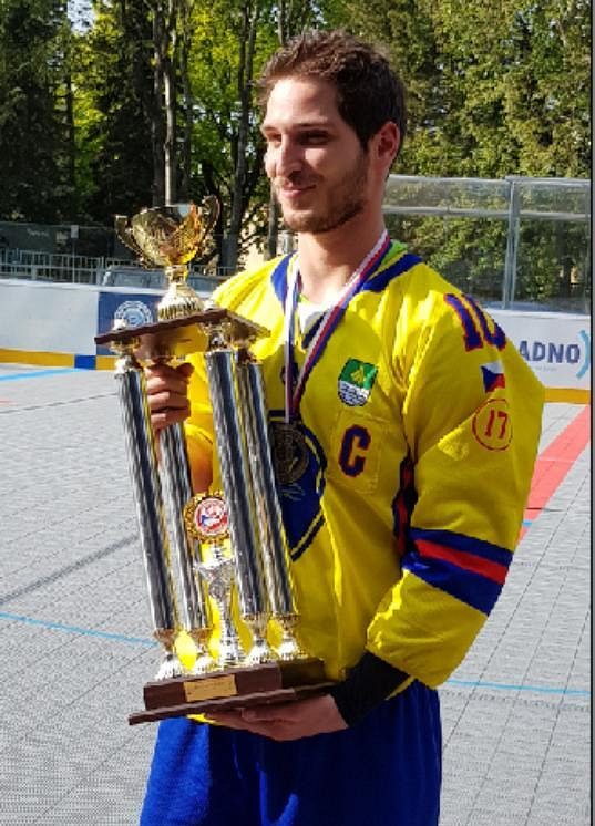 Tomáš Wróbel s cenou pro nejlepšího hráče extraligy