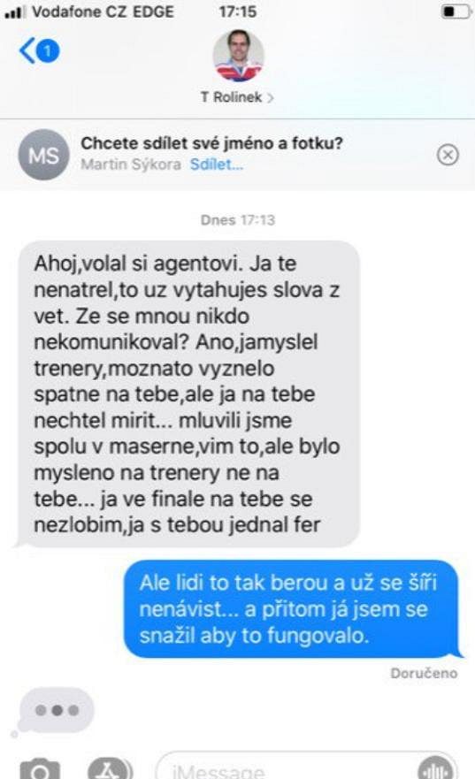 Generální ředitel Pardubic Martin Sýkora zveřejnil komunikace s Tomášem Rolinkem poté, co hráč odhalil důvody svého konce v Dynamu.