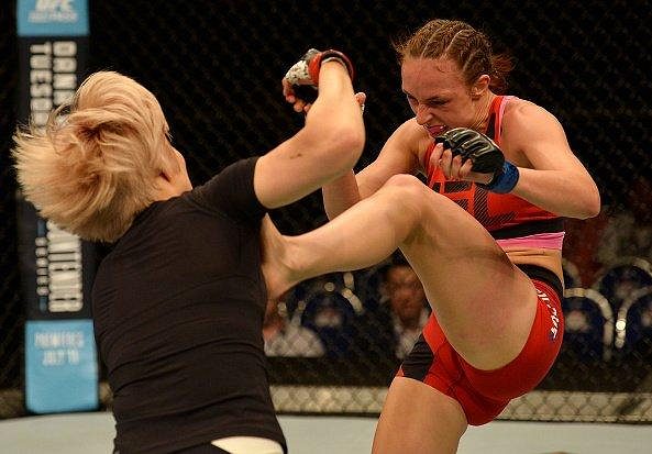 Lucie Pudilová a její boj v Singapuru s Korejkou Ji Yeon Kimovou.