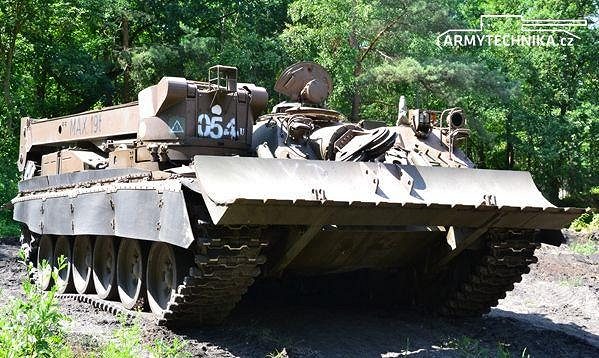 Vyprošťovací tank VT-72B