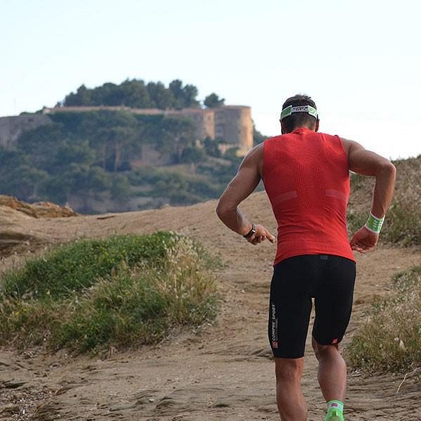Kompresní šortky Compressport Run Short Multisport - předurčené pro horský trail.