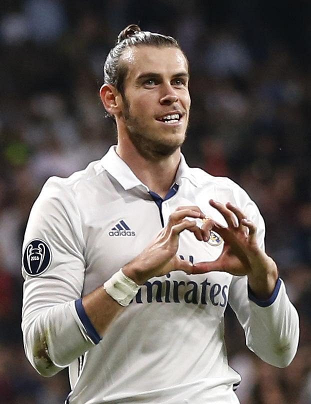 Gareth Bale z Realu Madrid slaví gól proti Legii Varšava v zápase Ligy mistrů.