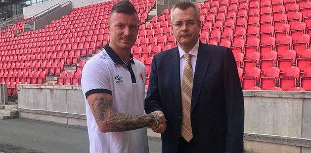 Vítej v Edenu! Zleva Jan Laštůvka a Jaroslav Tvrdík po podpisu smlouvy.