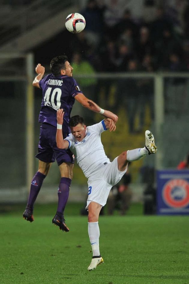 Záložník Egon Vůch při utkání Evropské ligy Fiorentina-Liberec.