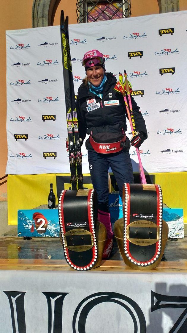 Kateřina Smutná na stupních vítězů po triumfu v závodu La Diagonela.