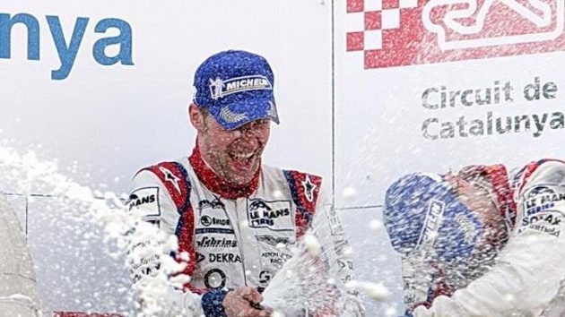 Dvojice Jan Charouz (vpravo) a Stefan Mücke vybojovala s prototypem stáje Charouz Racing System v závodu 1000 km Barcelony 3. místo v absolutním pořadí.