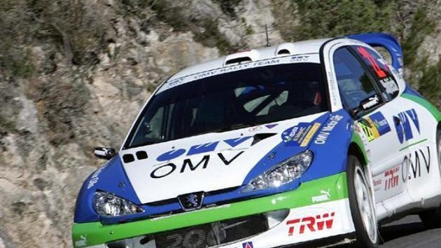 Český jezdec Štěpán Vojtěch s navigátorem Michalem Ernstem na Katalánské rallye