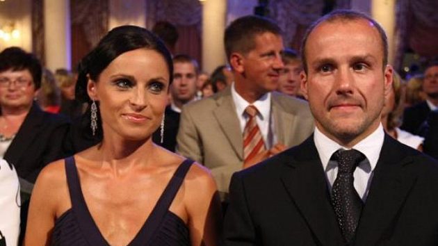 Český hokejista Martin Straka s manželkou při slavnostním galavečeru Zlatá hokejka pro nejlepšího hráče České republiky v sezóně 2008/09