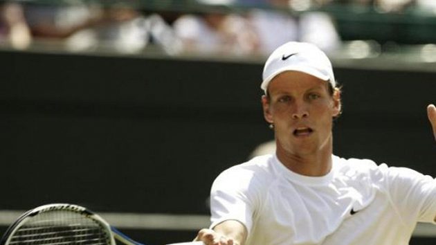 Český tenista Tomáš Berdych během 3. kola Wimbledonu proti Davyděnkovi z Ruska