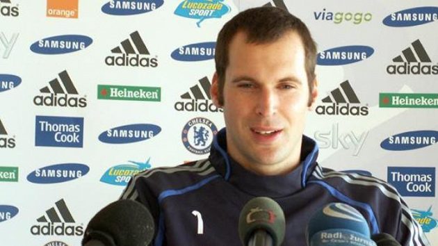 Petr Čech na tiskové konference v tréninkovém centru Chelsea