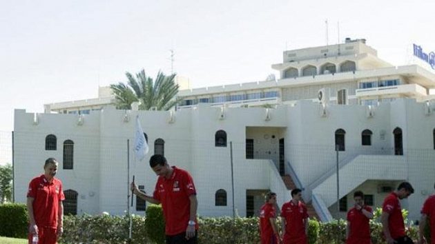 Čeští fotbalisté na procházce po Al Ajnu
