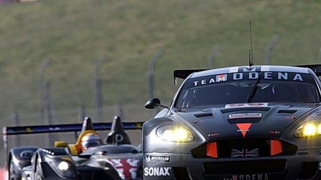 Tomáš Enge za volantem vozu Aston Martin DBR9 britské stáje Modena při závodu 1000 km Barcelony.