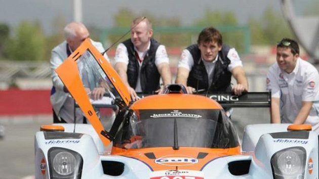Česko-německá posádka ve složení Jan Charouz, Tomáš Enge a Stefan Mücke vyhrála s továrním vozem Aston Martin závod 1000 km Katalánska.