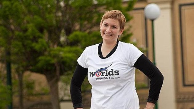 Když začala před deseti lety Jana hrát, neměla tušení, že bude jednou v Praze organizovat MS. Jde o jednu z největších akci v historii ultimate frisbee s účastí 136 týmů z 36 zemí, což je více než 3000 hráčů.