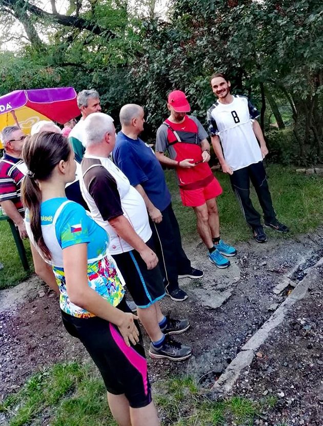 Připažit, ke startu střízlivět, teď!