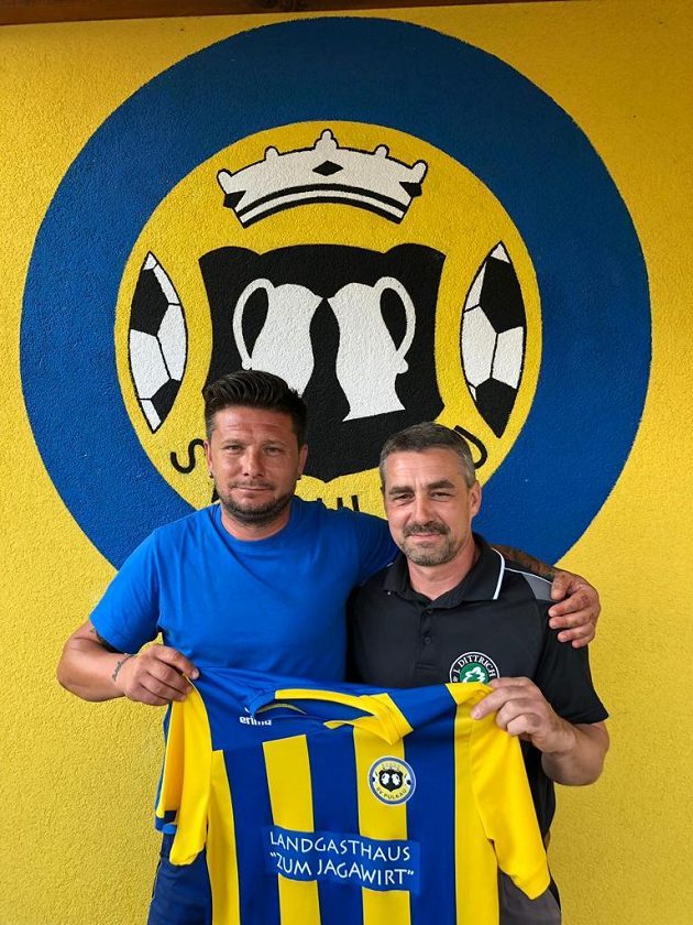 Bývalý fotbalista Znojma Todor Jonov (vlevo) nyní obléká dres rakouského SV Pulkau.