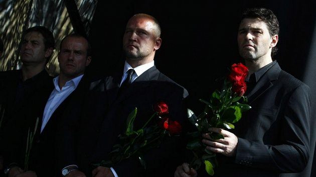 Rozloučit se na Staroměstské náměstí přišli i Jaromír Jágr, Jiří Šlégr, Petr Bříza a Martin Straka