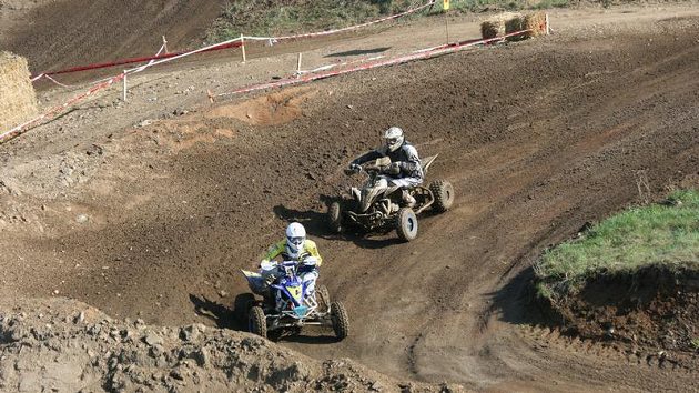 David Tušil a Martin Lička během MČR v quadcrossu v Poříčí nad Sázavou