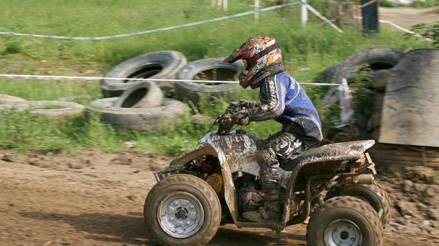 Závod MČR v cross country čtyřkolek v Sedlčanech.