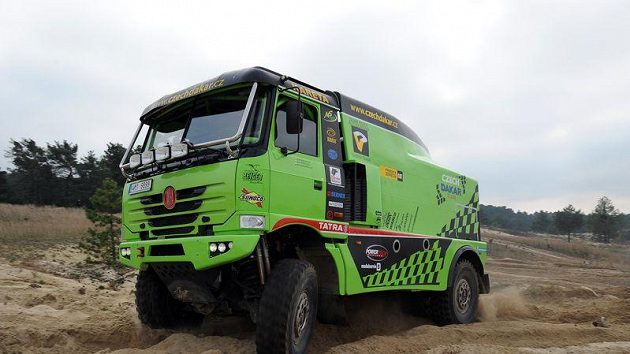 Závodní speciál vozu Tatra Czech Dakar Teamu při testech v Senici.