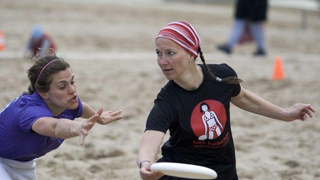 Kristina Medková na plážovém turnaji v Rimini. V roce 2004 zde měly Hot Beaches premiéru.