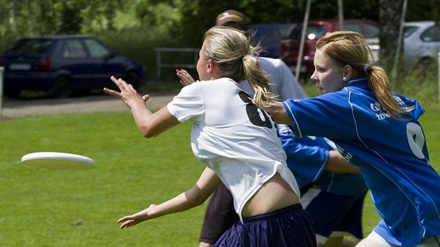 Středoškolská liga v ultimate frisbee se pomalu rozrůstá. V prvním roce devět škol, v letošním osmnáct. Bude to v dalším roce přes dvacet?
