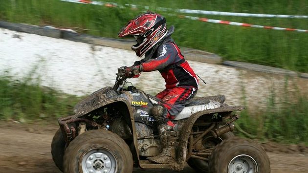 Závod MČR v cross country čtyřkolek v Sedlčanech.
