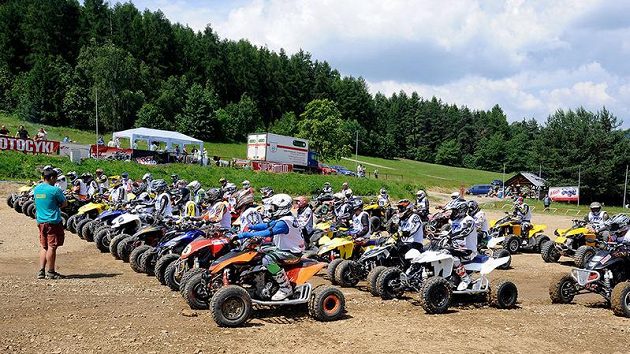Závod MČR v cross country čtyřkolek v Mohelnici na Moravě.