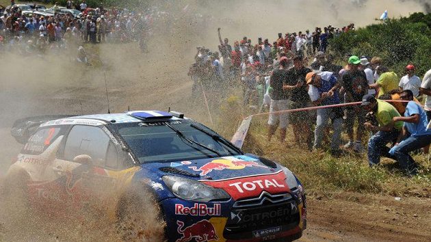 Sébastien Ogier se Citroënem na trati Rallye Akropolis.