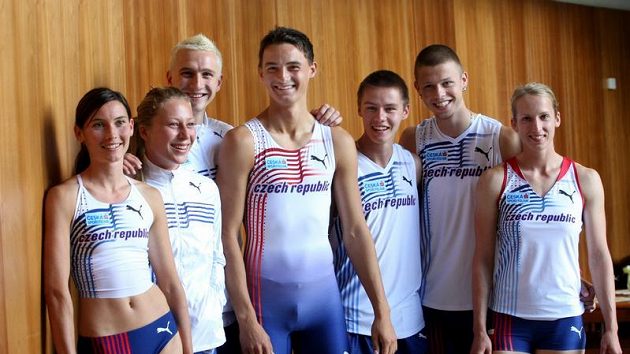 Čeští atleti (zleva) Jitka Bartoničková, Jiřina Ptáčníková, Josef Prorok, Martin Mazáč, Pavel Maslák, Lukáš Šťastný a Jana Korešová