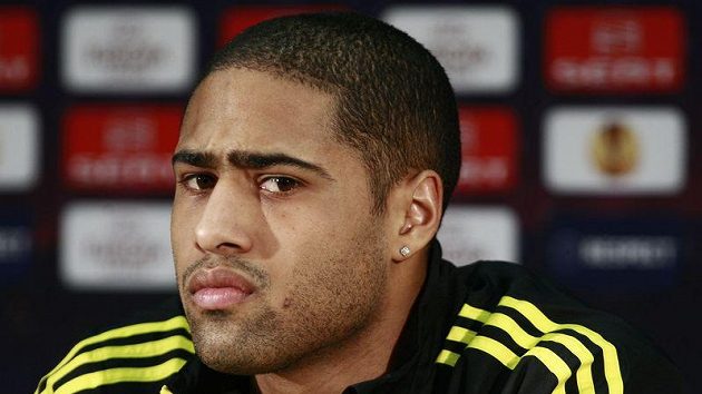 Liverpoolský Glen Johnson si na Letné povídal s novináři před utkáním se Spartou.