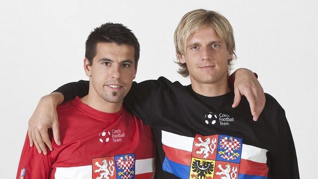 Novou fanouškovskou kolekci předvádějí Milan Baroš a Radoslav Kováč.