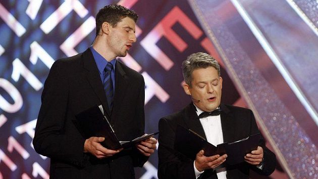 Jaroslav Bába si v duetu s názvem "Atlet, ten tvrdej chleba má" s moderátorem Alešem Hámou odbyl pěveckou premiéru.
