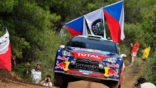 Sébastien Ogier se Citroënem na trati Rallye Akropolis.