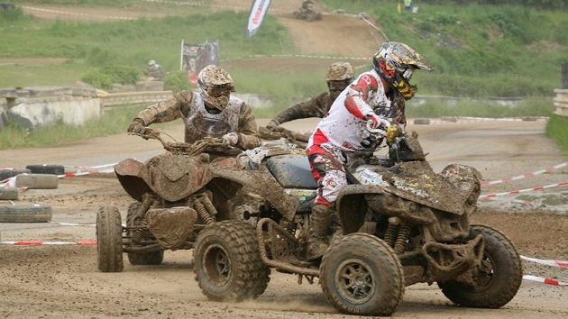 Závod MČR v cross country čtyřkolek v Sedlčanech.