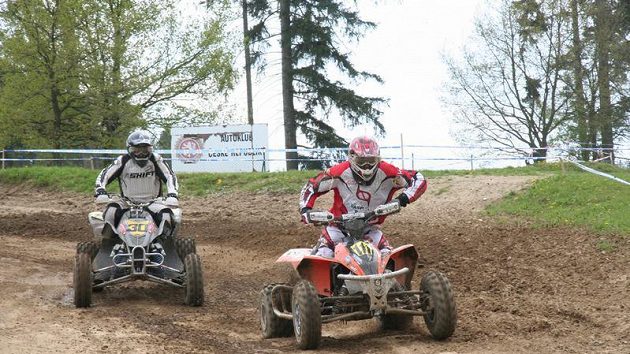 Matěj Oliva při závodu MČR v cross country čtyřkolek v Jiníně.