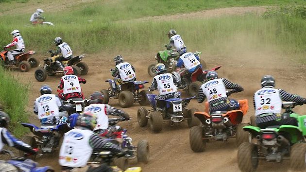 Závod MČR v cross country čtyřkolek v Sedlčanech.