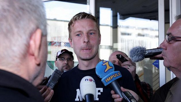 Bývalý hráč Bohemians David Zoubek po slyšení před disciplinární komisí, která se snažila vyřešit údajnou korupci ze strany Sigmy Olomouc.