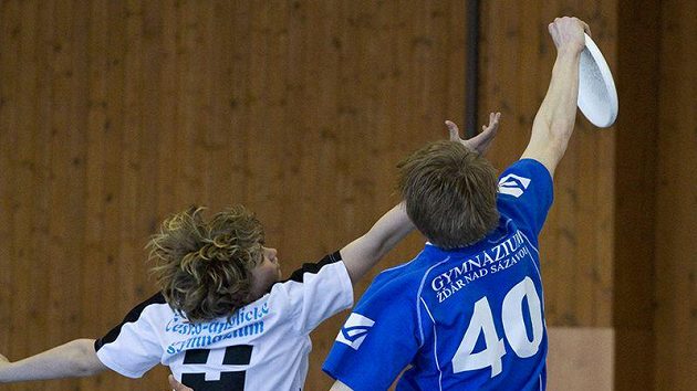 Dva nováčci letošního ročníku ligy, gymnázium ze Žďáru nad Sázavou a Česko-anglické gymnázium z Českých Budějovic. Oba si vedou nad míru dobře.