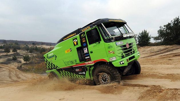 Závodní speciál vozu Tatra Czech Dakar Teamu při testech v Senici.