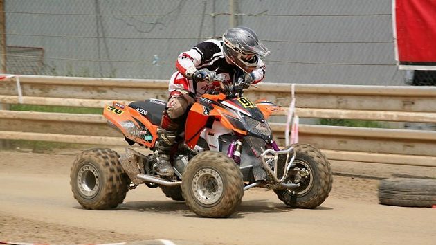 Závod MČR v cross country čtyřkolek v Sedlčanech.