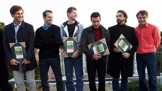 Zleva Karel Nováček, Stefan Edberg, Jiří Novák, Carl-Uwe Steeb, Henri Leconte, a Mats Wilander