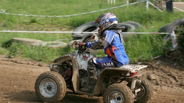 Závod MČR v cross country čtyřkolek v Sedlčanech.